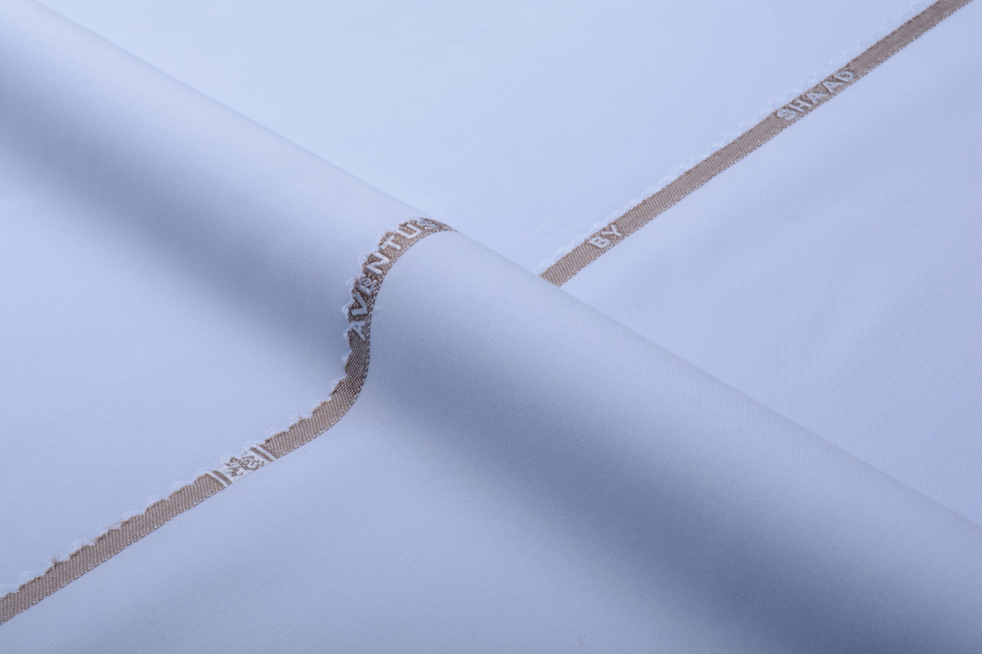 LUXURY WASH & WEAR - AVENTUS