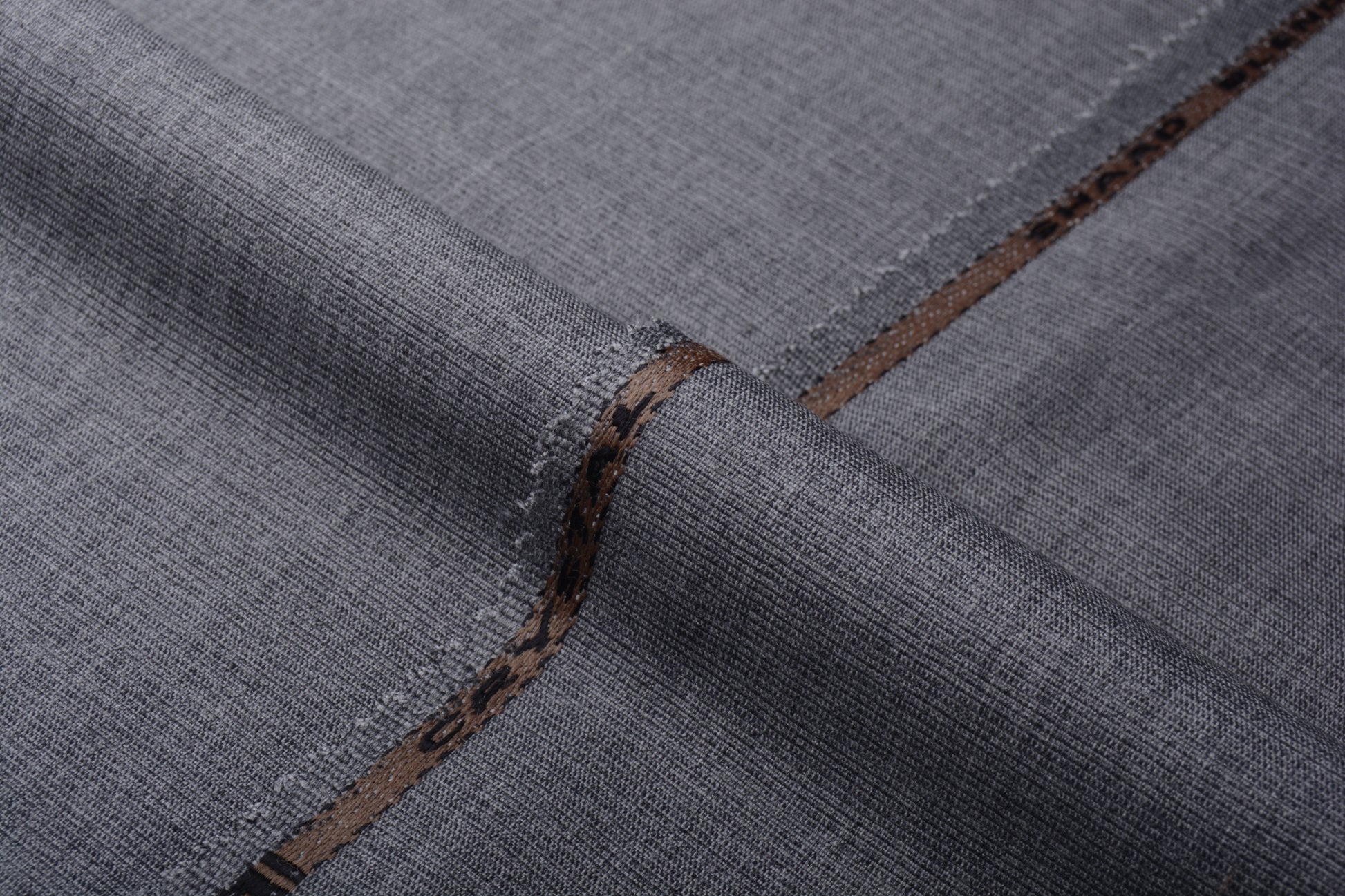 ITALIAN SUITING STYLE - CRYSTAL