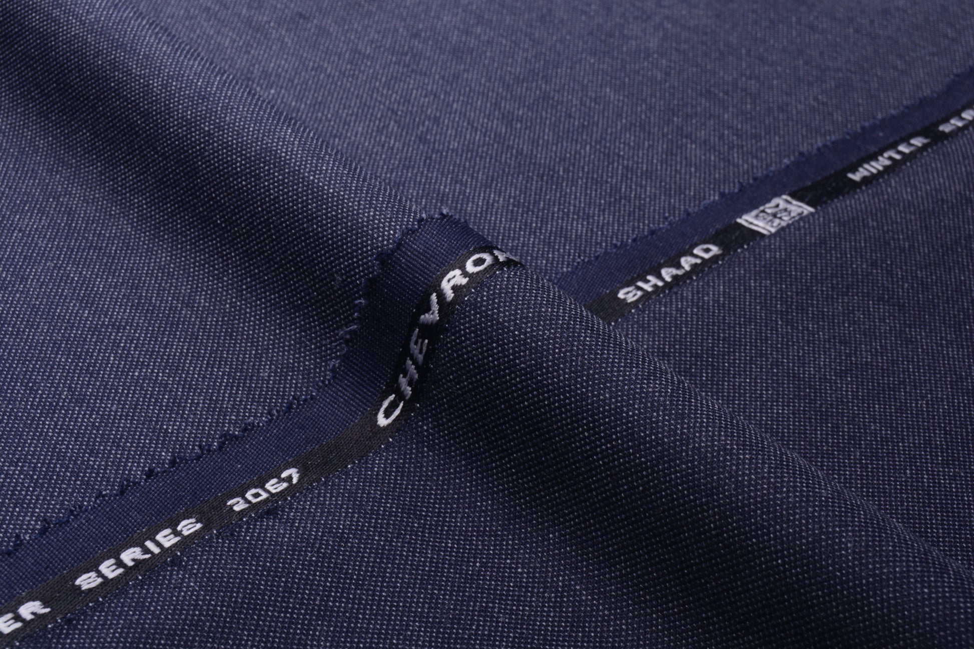 ITALIAN SUITING STYLE -  CHEVRON